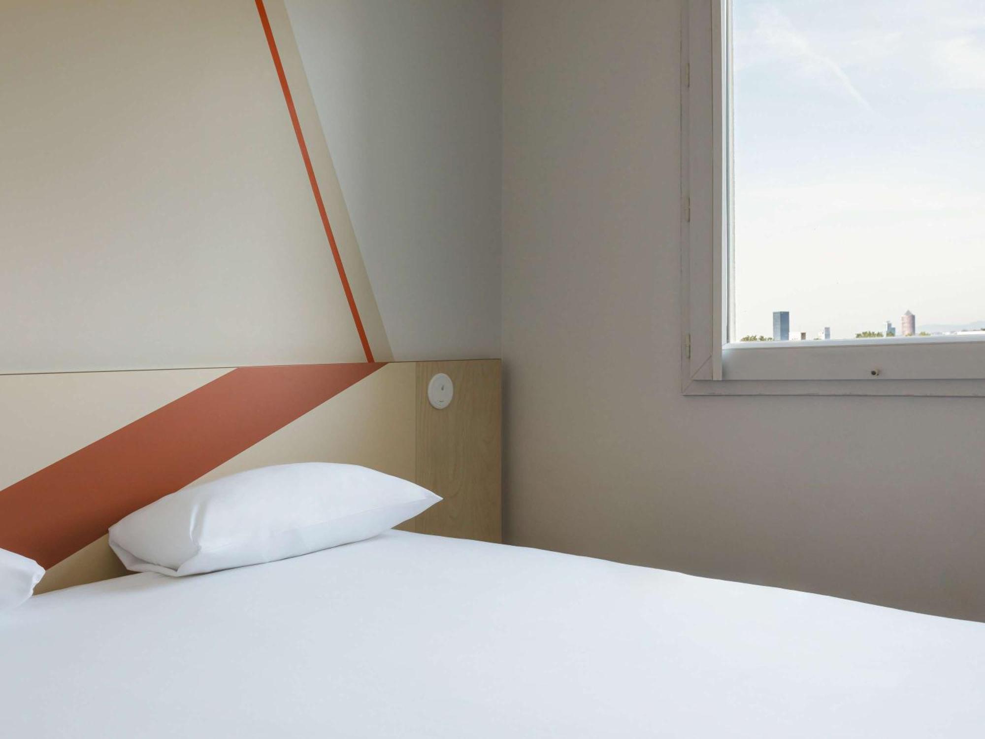 ibis budget Lyon Villeurbanne Eksteriør billede